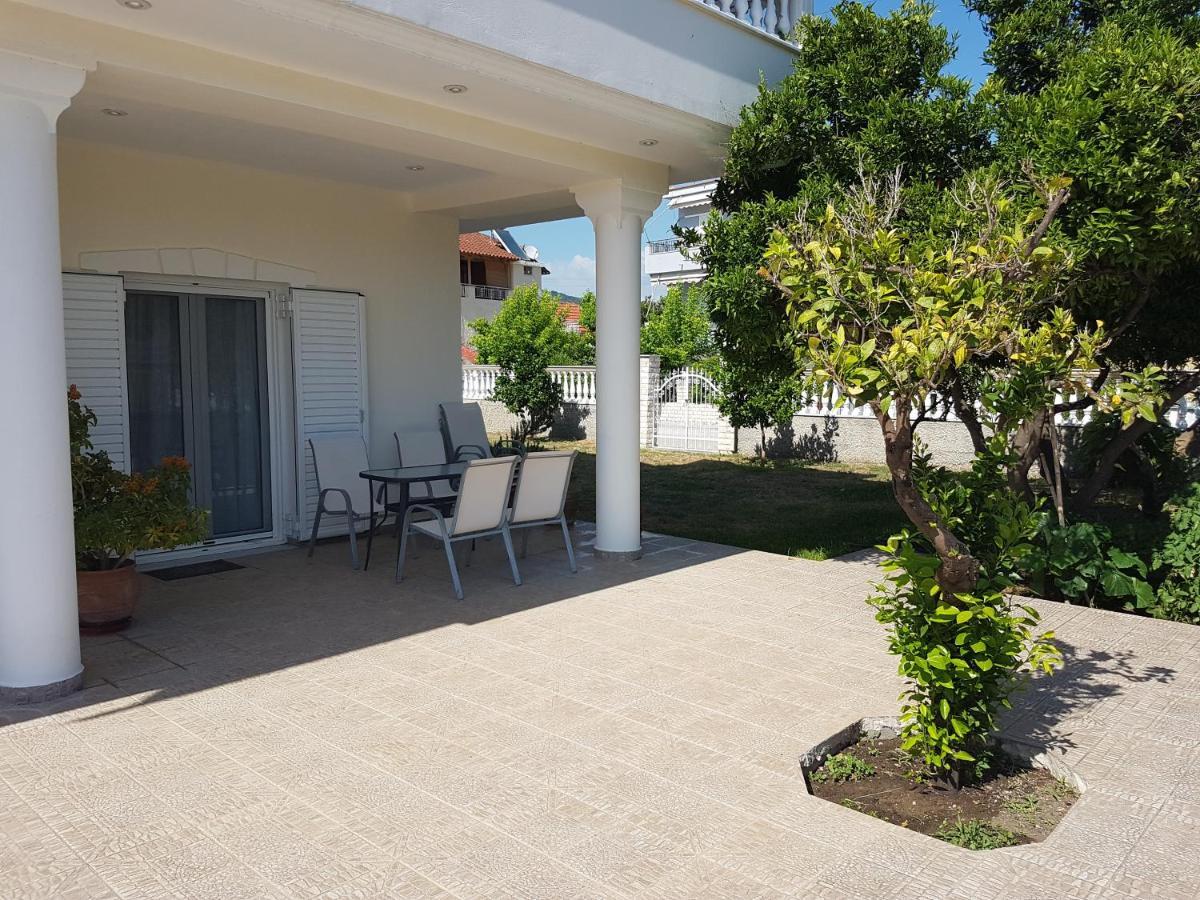 Konstantinos Apartments Ammoudia Exterior photo