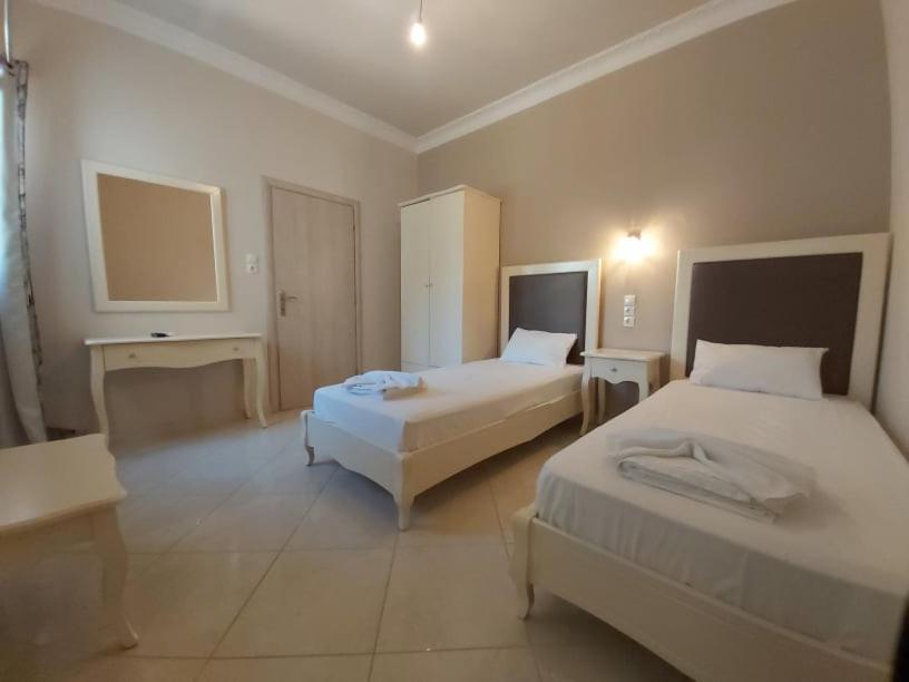 Konstantinos Apartments Ammoudia Exterior photo