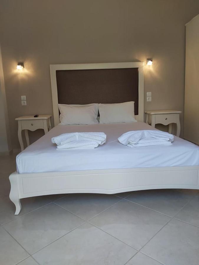 Konstantinos Apartments Ammoudia Exterior photo