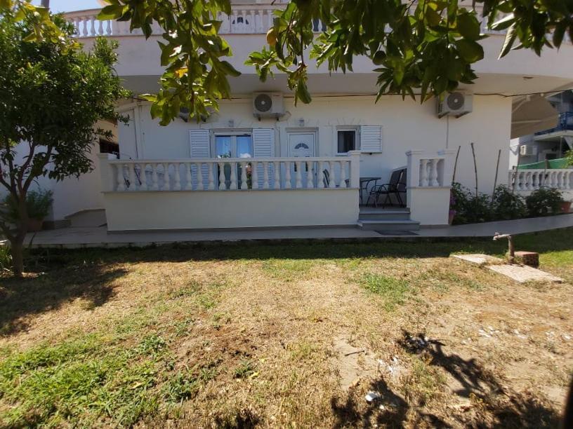 Konstantinos Apartments Ammoudia Exterior photo