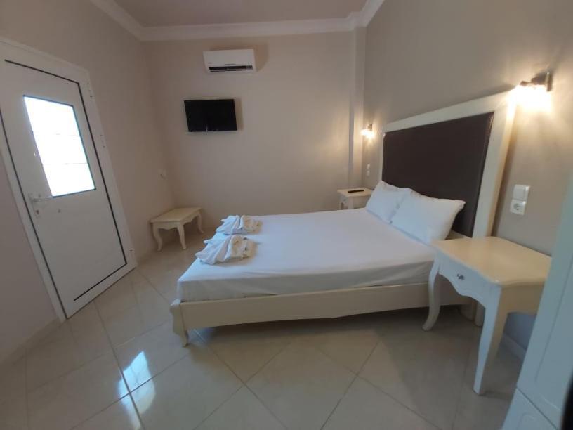 Konstantinos Apartments Ammoudia Exterior photo