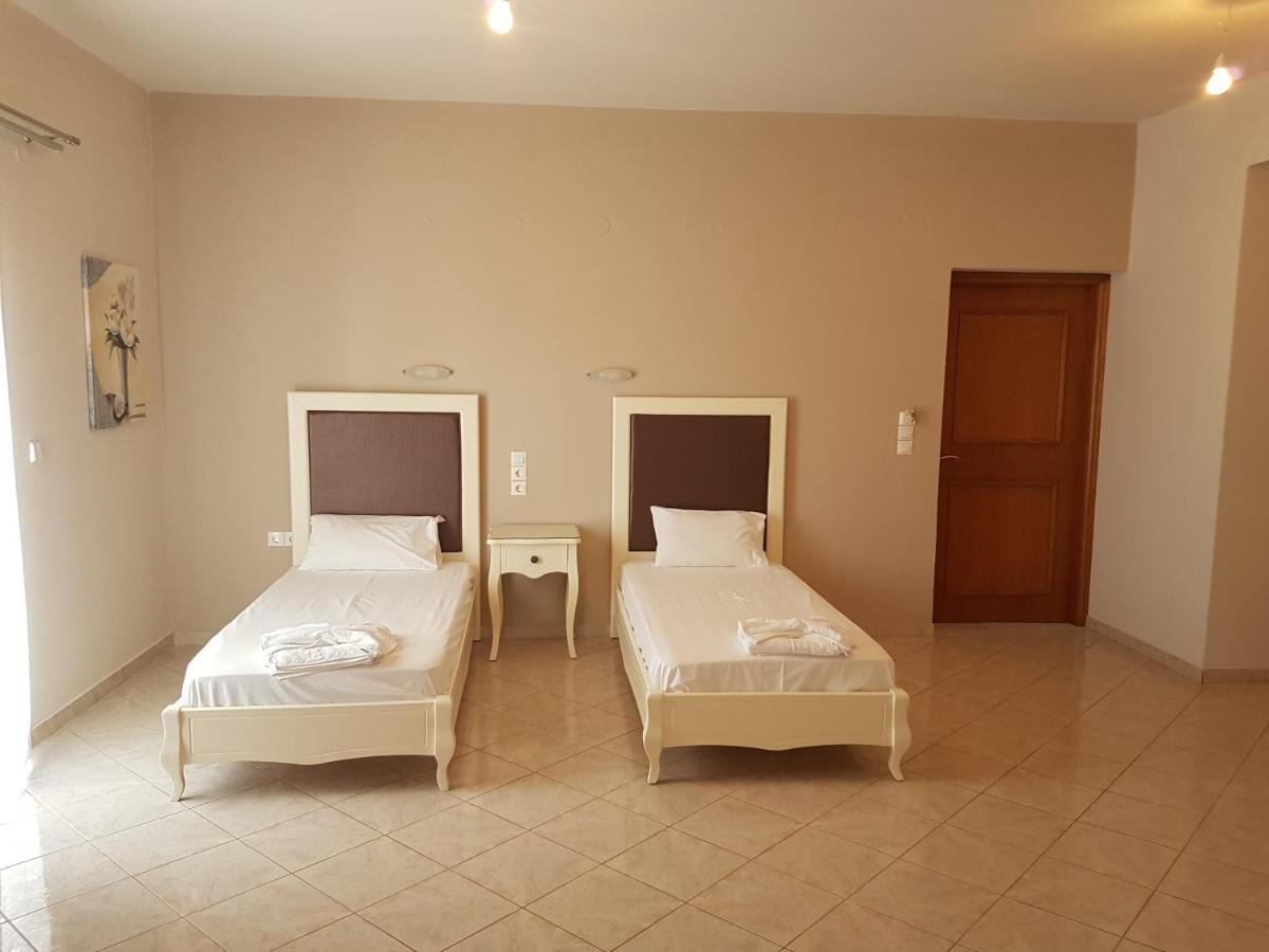 Konstantinos Apartments Ammoudia Exterior photo
